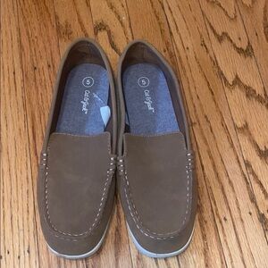 Cat & Jack Casual Brown Loafers size 5, worn once
